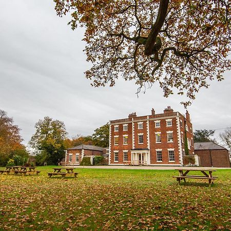 Yha Chester Trafford Hall Albergue Dunham-on-the-Hill Exterior foto