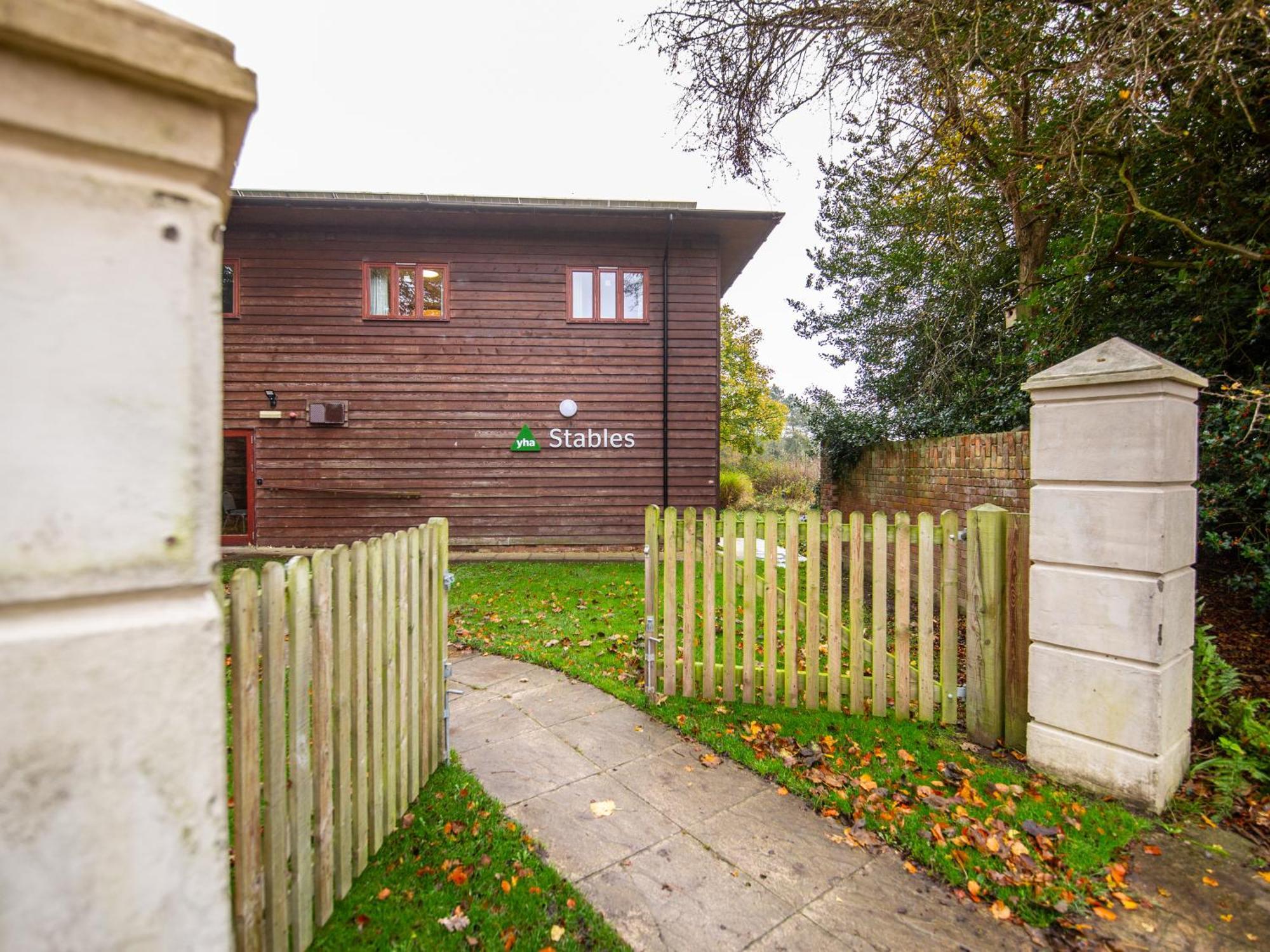 Yha Chester Trafford Hall Albergue Dunham-on-the-Hill Exterior foto