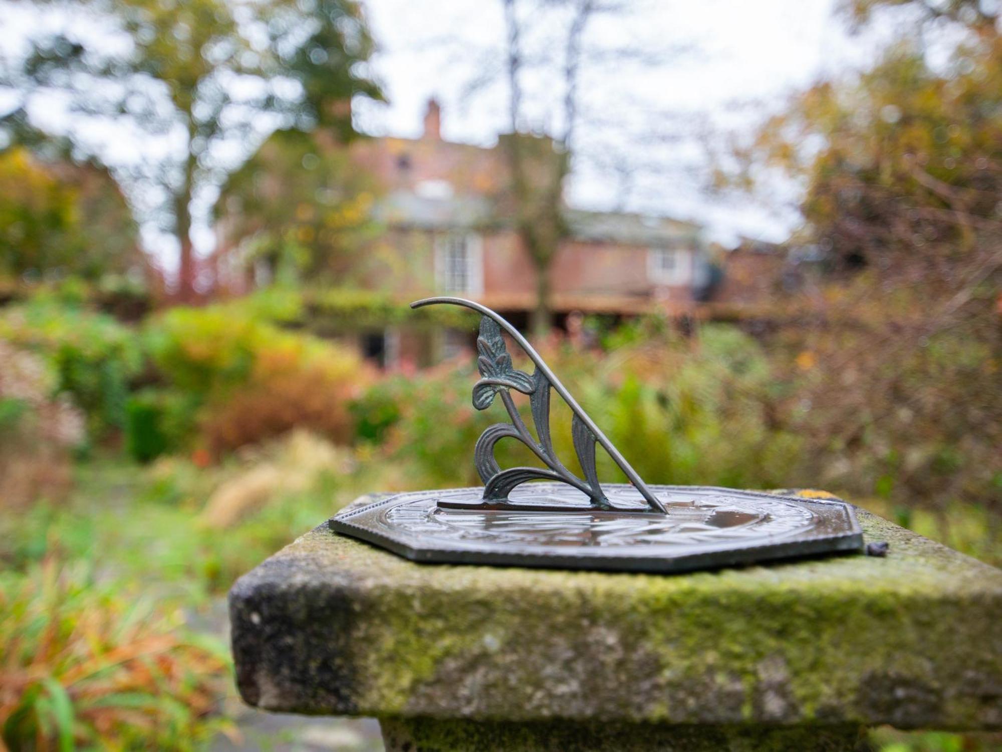 Yha Chester Trafford Hall Albergue Dunham-on-the-Hill Exterior foto